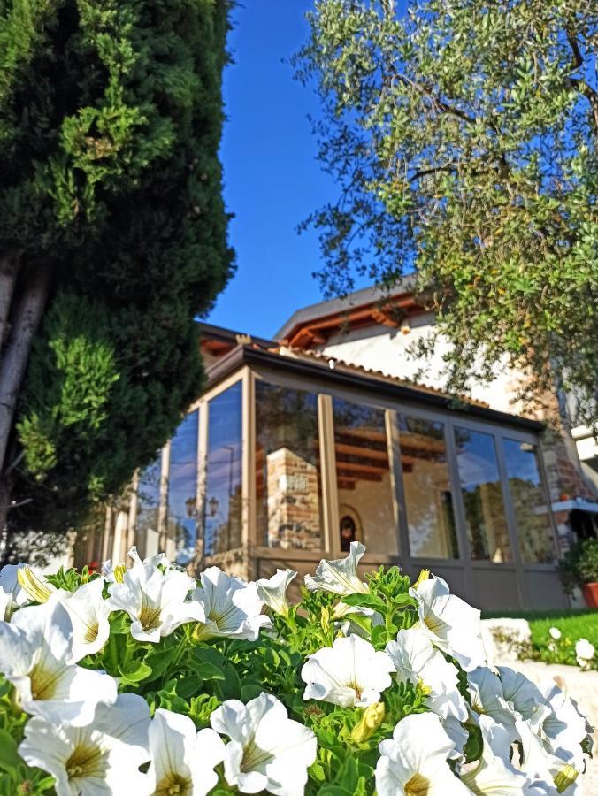 Colà Le Zampolle B & B المظهر الخارجي الصورة